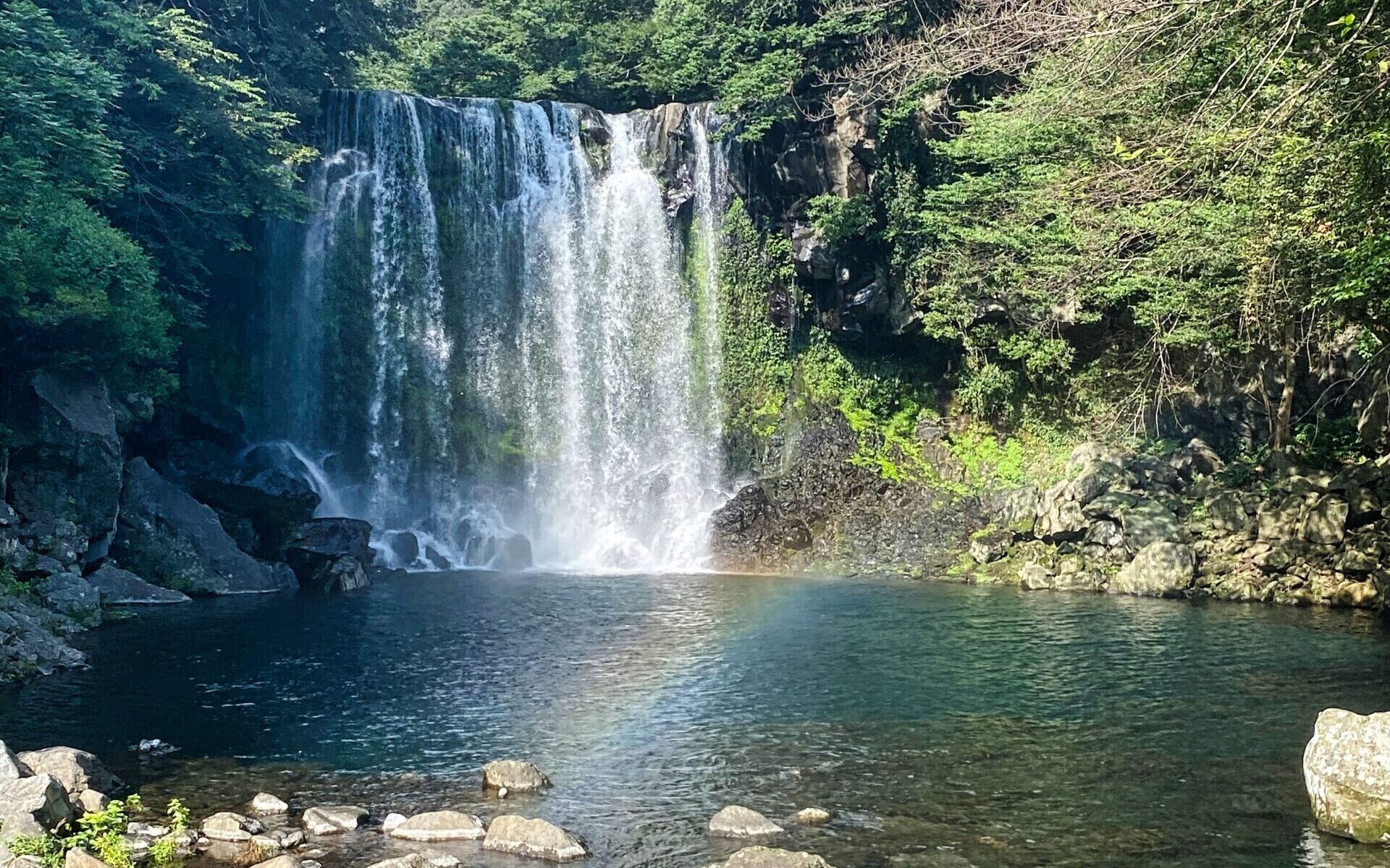 cheonjaeyeon waterfall jeju dingdong tour (2)