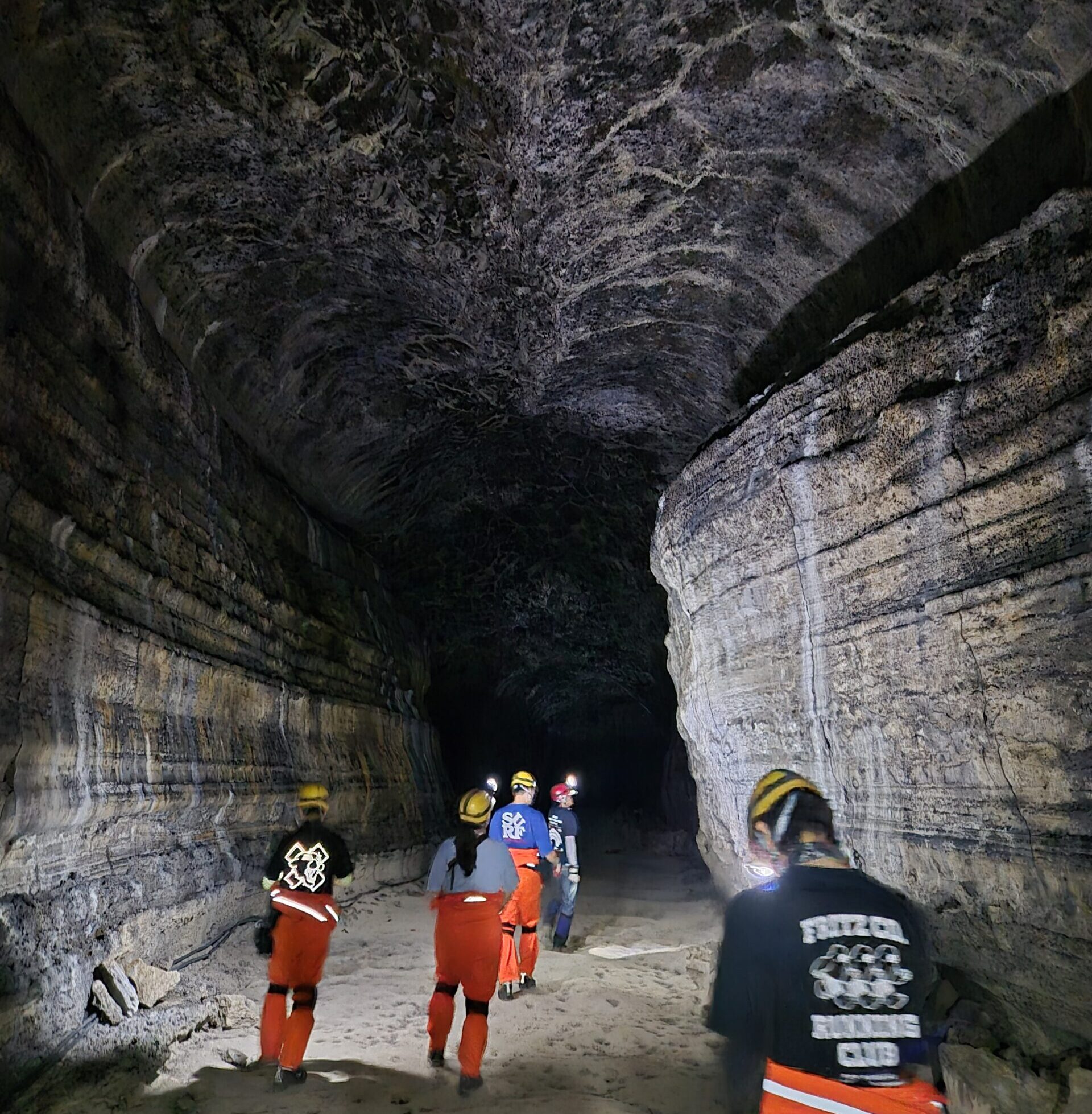 jeju lave tube dingdong tour
